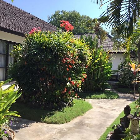 Taman Dewi Sri Villa Et Bungalow Pemuteran Exterior foto