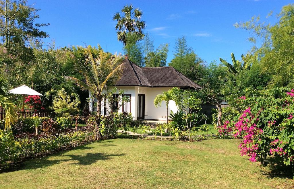 Taman Dewi Sri Villa Et Bungalow Pemuteran Exterior foto