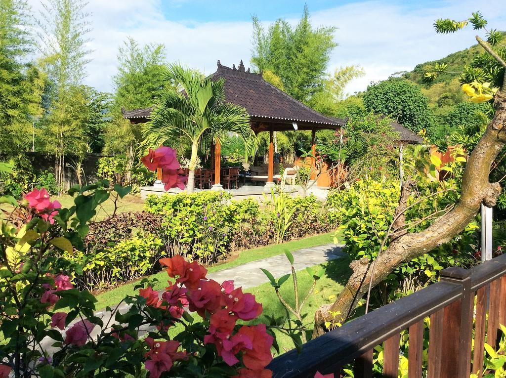 Taman Dewi Sri Villa Et Bungalow Pemuteran Exterior foto
