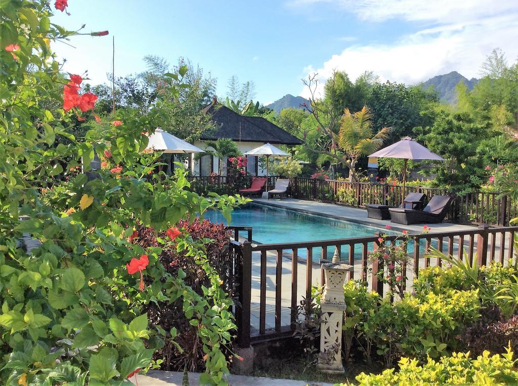 Taman Dewi Sri Villa Et Bungalow Pemuteran Exterior foto