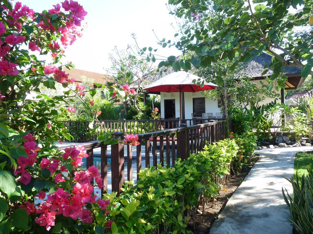 Taman Dewi Sri Villa Et Bungalow Pemuteran Exterior foto