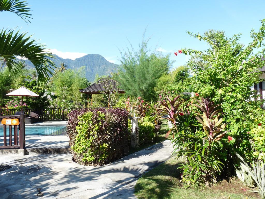 Taman Dewi Sri Villa Et Bungalow Pemuteran Exterior foto