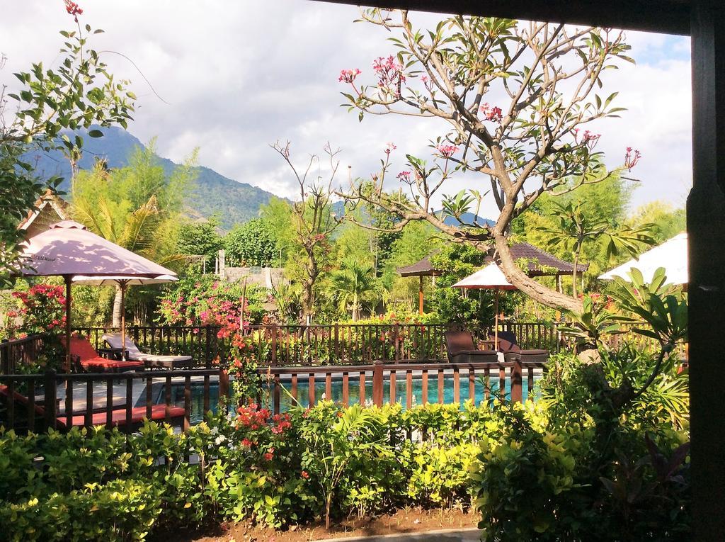 Taman Dewi Sri Villa Et Bungalow Pemuteran Exterior foto